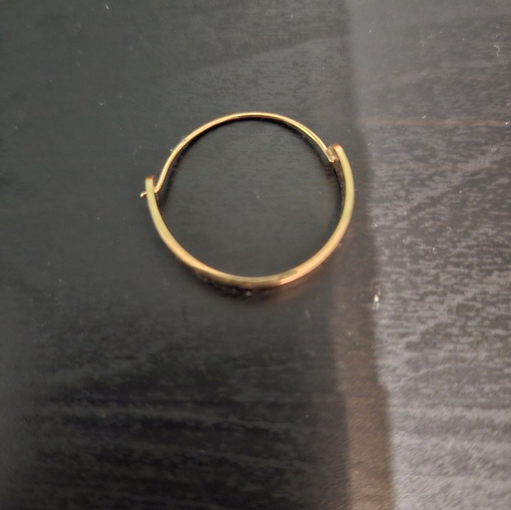 ISO Simons Gold Hoop Earring